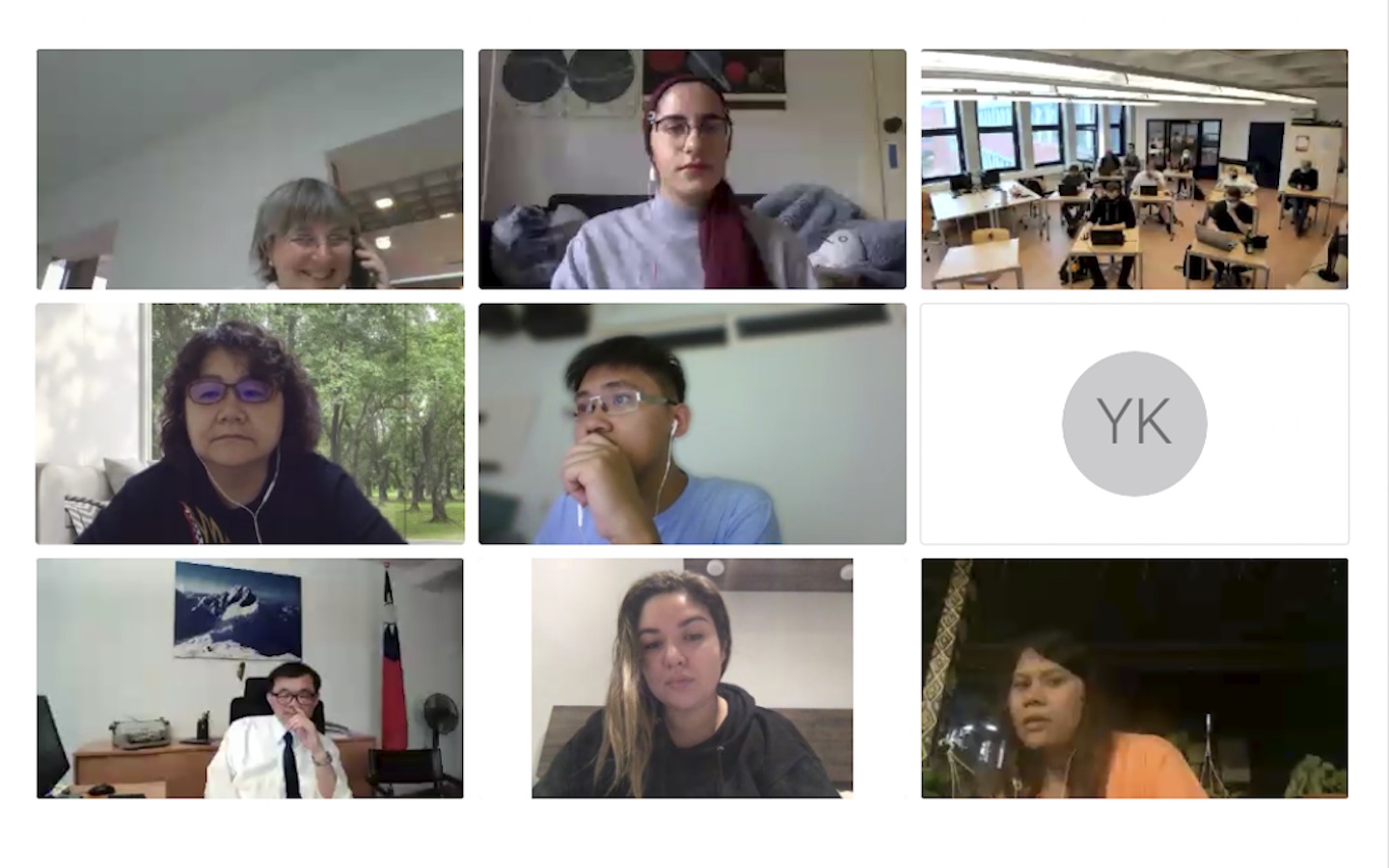 Screenshot of Dr. Chen's Zoom class, with nine students and faculty on camera