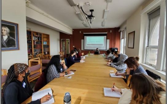 Honors Exchange Students in a Seminar.