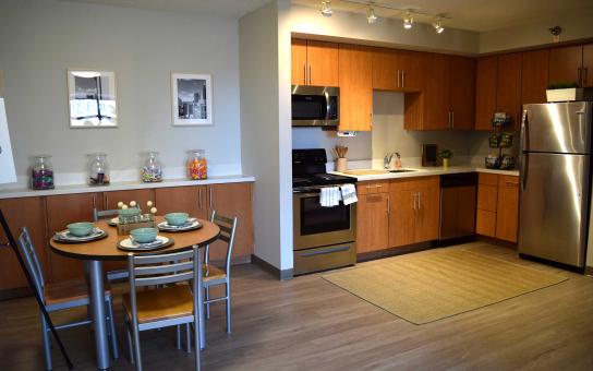 University Center 4 bedroom apartment kitchen